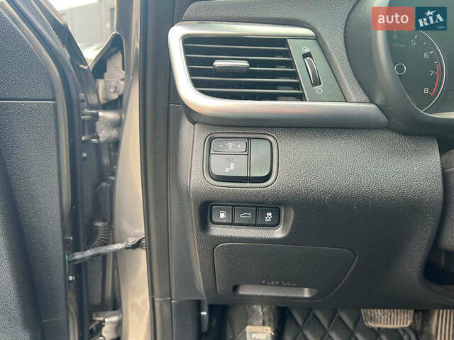 Серый Киа Оптима, объемом двигателя 2.4 л и пробегом 190 тыс. км за 12090 $, фото 18 на Automoto.ua