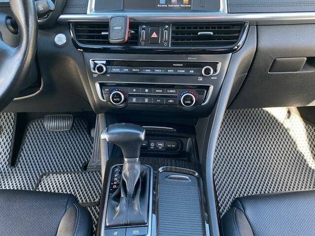 Серый Киа Оптима, объемом двигателя 2 л и пробегом 380 тыс. км за 13900 $, фото 12 на Automoto.ua