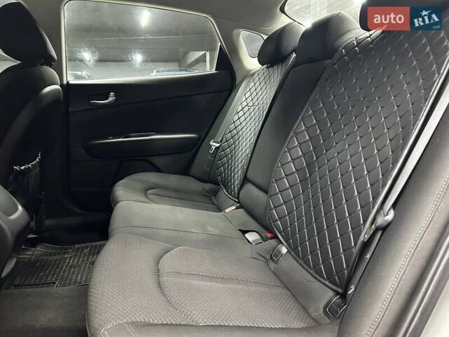 Серый Киа Оптима, объемом двигателя 2.4 л и пробегом 144 тыс. км за 11300 $, фото 16 на Automoto.ua