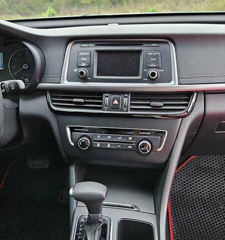 Серый Киа Оптима, объемом двигателя 2.36 л и пробегом 120 тыс. км за 10000 $, фото 25 на Automoto.ua