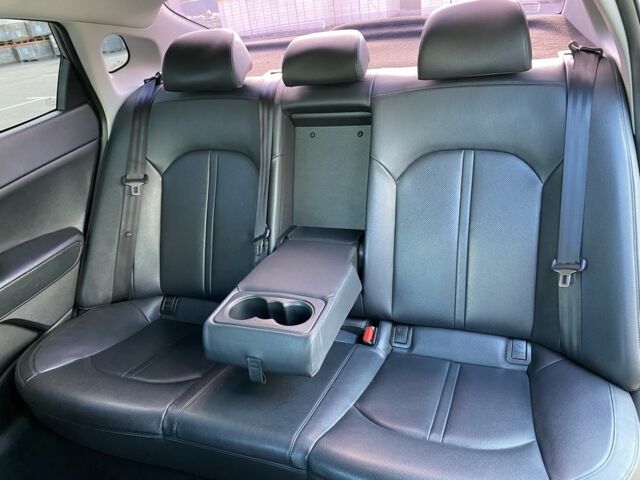 Серый Киа Оптима, объемом двигателя 2 л и пробегом 380 тыс. км за 13900 $, фото 15 на Automoto.ua