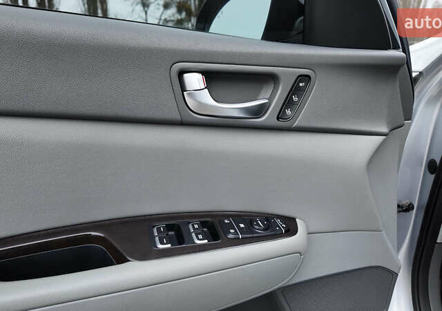 Серый Киа Оптима, объемом двигателя 2.4 л и пробегом 121 тыс. км за 12490 $, фото 15 на Automoto.ua