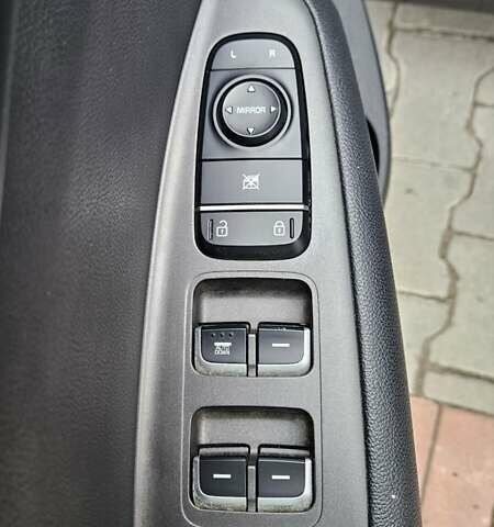 Серый Киа Оптима, объемом двигателя 2.36 л и пробегом 120 тыс. км за 10000 $, фото 3 на Automoto.ua