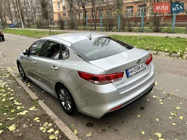 Серый Киа Оптима, объемом двигателя 1.59 л и пробегом 100 тыс. км за 11000 $, фото 5 на Automoto.ua