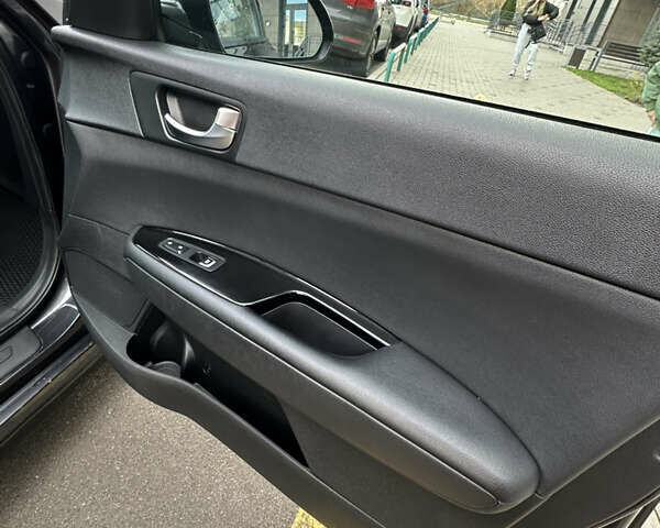 Сірий Кіа Оптіма, об'ємом двигуна 2 л та пробігом 142 тис. км за 10800 $, фото 8 на Automoto.ua