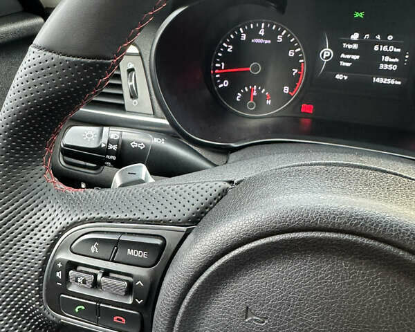 Сірий Кіа Оптіма, об'ємом двигуна 2 л та пробігом 142 тис. км за 10800 $, фото 10 на Automoto.ua