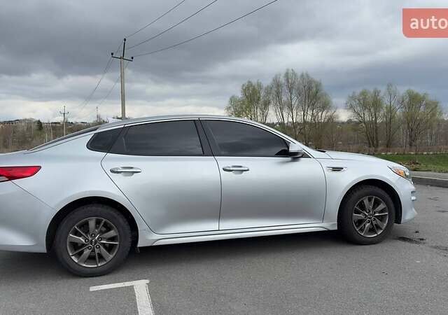 Серый Киа Оптима, объемом двигателя 2.36 л и пробегом 183 тыс. км за 8800 $, фото 3 на Automoto.ua