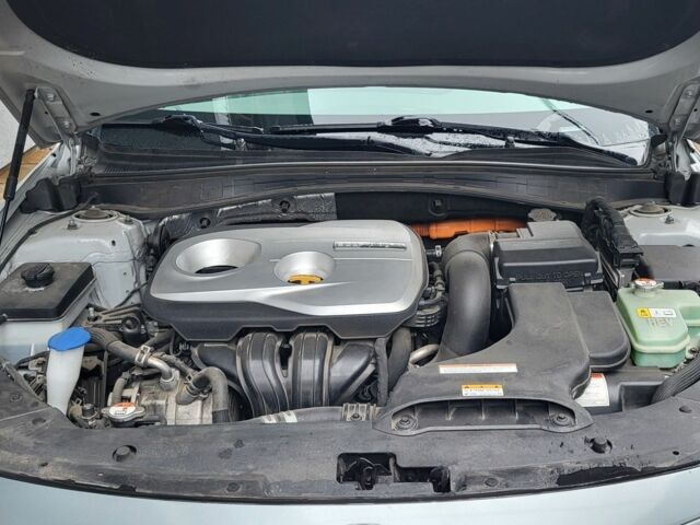 Сірий Кіа Оптіма, об'ємом двигуна 2 л та пробігом 107 тис. км за 15700 $, фото 2 на Automoto.ua