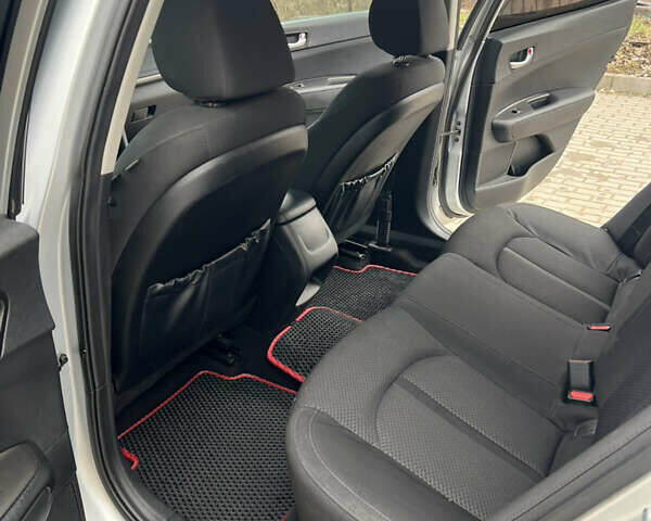 Серый Киа Оптима, объемом двигателя 2.4 л и пробегом 107 тыс. км за 10500 $, фото 4 на Automoto.ua