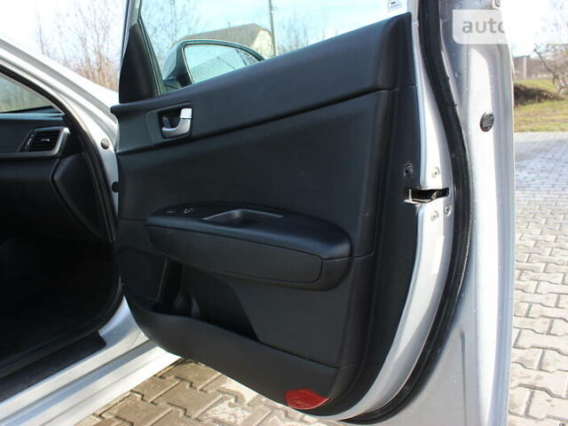 Серый Киа Оптима, объемом двигателя 2.4 л и пробегом 128 тыс. км за 11950 $, фото 28 на Automoto.ua