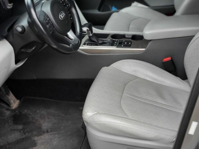 Сірий Кіа Оптіма, об'ємом двигуна 2 л та пробігом 107 тис. км за 15700 $, фото 3 на Automoto.ua