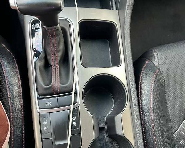 Серый Киа Оптима, объемом двигателя 2 л и пробегом 163 тыс. км за 12000 $, фото 8 на Automoto.ua