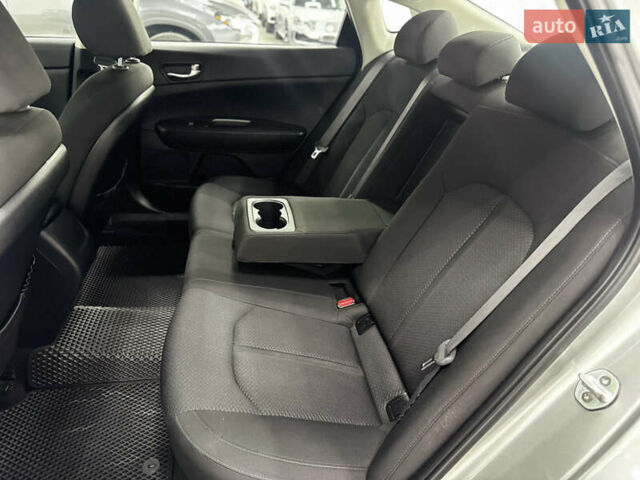 Серый Киа Оптима, объемом двигателя 2 л и пробегом 95 тыс. км за 17900 $, фото 13 на Automoto.ua