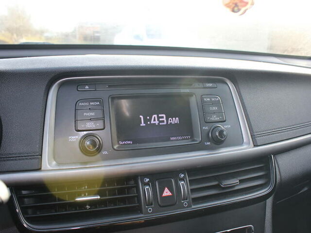 Серый Киа Оптима, объемом двигателя 2.4 л и пробегом 128 тыс. км за 11950 $, фото 75 на Automoto.ua