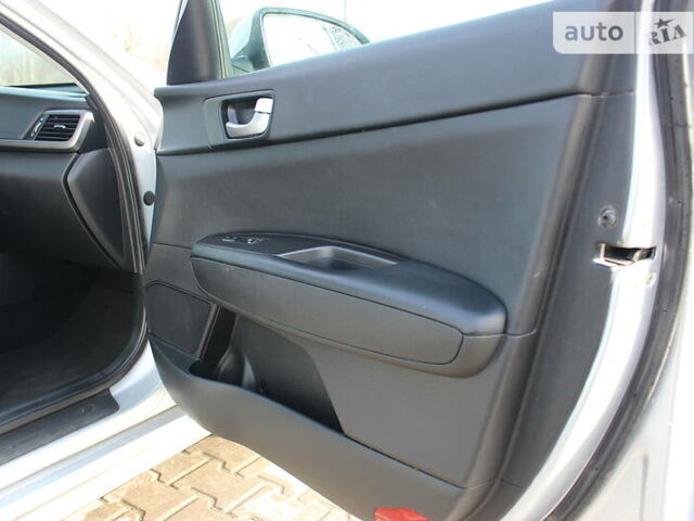 Серый Киа Оптима, объемом двигателя 2.4 л и пробегом 128 тыс. км за 11950 $, фото 27 на Automoto.ua