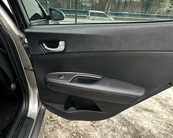 Сірий Кіа Оптіма, об'ємом двигуна 2.4 л та пробігом 140 тис. км за 12500 $, фото 14 на Automoto.ua