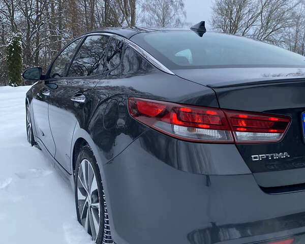 Серый Киа Оптима, объемом двигателя 2.01 л и пробегом 144 тыс. км за 12500 $, фото 9 на Automoto.ua