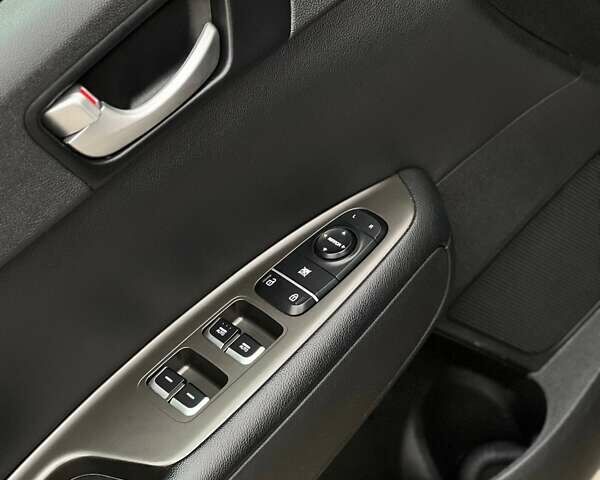 Серый Киа Оптима, объемом двигателя 2.36 л и пробегом 180 тыс. км за 13900 $, фото 15 на Automoto.ua