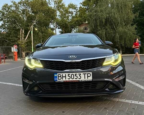 Серый Киа Оптима, объемом двигателя 2.36 л и пробегом 180 тыс. км за 15990 $, фото 2 на Automoto.ua