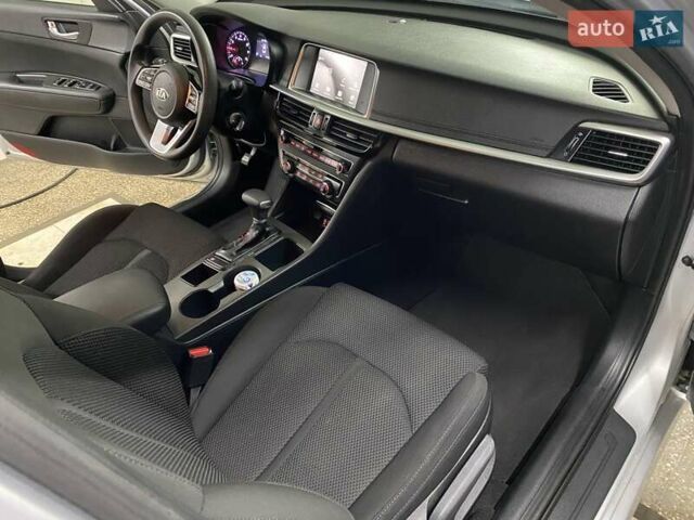 Сірий Кіа Оптіма, об'ємом двигуна 2.36 л та пробігом 117 тис. км за 13500 $, фото 8 на Automoto.ua