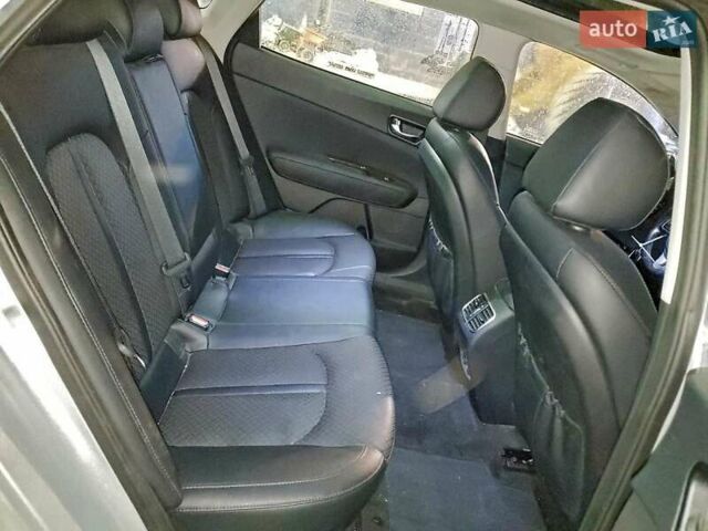 Сірий Кіа Оптіма, об'ємом двигуна 2.4 л та пробігом 50 тис. км за 1200 $, фото 9 на Automoto.ua