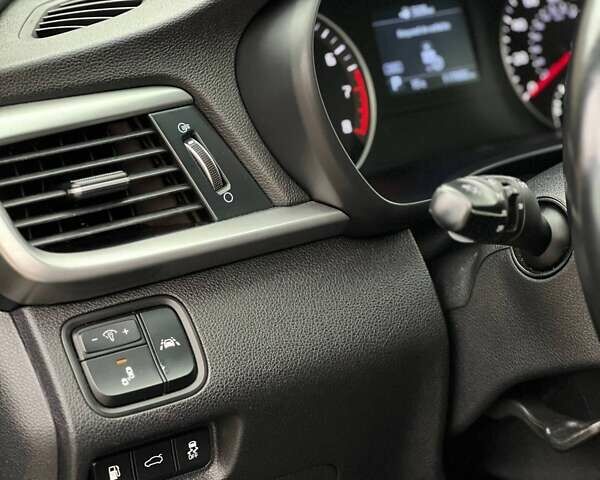 Серый Киа Оптима, объемом двигателя 2.36 л и пробегом 180 тыс. км за 13900 $, фото 18 на Automoto.ua