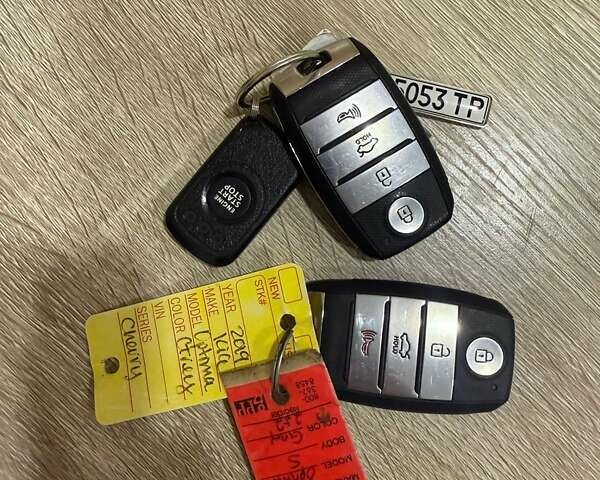 Серый Киа Оптима, объемом двигателя 2.36 л и пробегом 180 тыс. км за 15990 $, фото 19 на Automoto.ua