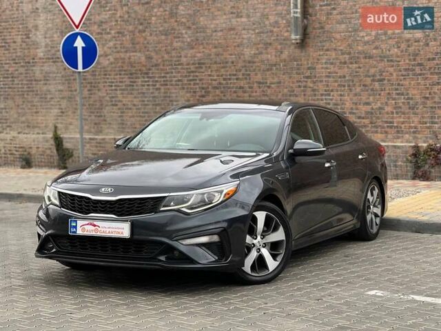 Серый Киа Оптима, объемом двигателя 2.36 л и пробегом 180 тыс. км за 13900 $, фото 2 на Automoto.ua