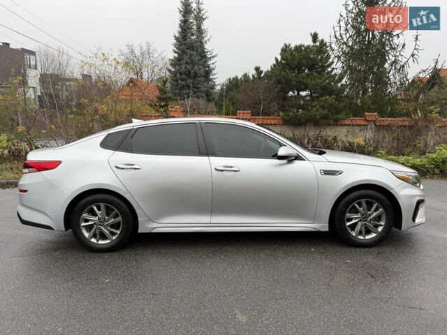 Сірий Кіа Оптіма, об'ємом двигуна 2.36 л та пробігом 171 тис. км за 13500 $, фото 2 на Automoto.ua