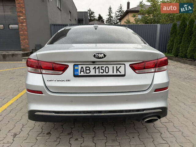 Сірий Кіа Оптіма, об'ємом двигуна 2.36 л та пробігом 149 тис. км за 13500 $, фото 6 на Automoto.ua