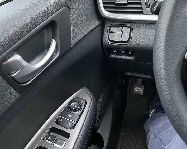 Серый Киа Оптима, объемом двигателя 2.36 л и пробегом 116 тыс. км за 12500 $, фото 4 на Automoto.ua