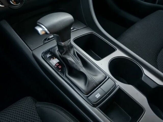 Серый Киа Оптима, объемом двигателя 2 л и пробегом 125 тыс. км за 9800 $, фото 20 на Automoto.ua