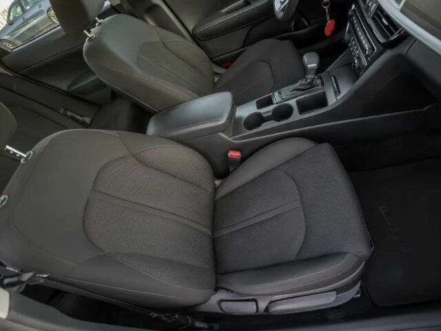 Серый Киа Оптима, объемом двигателя 2 л и пробегом 125 тыс. км за 9800 $, фото 13 на Automoto.ua
