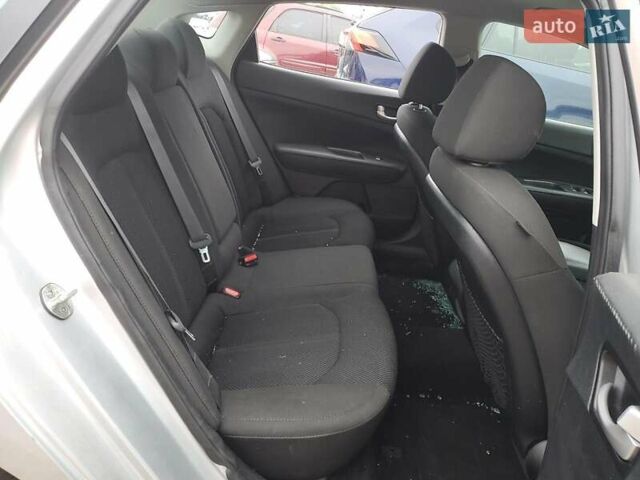 Серый Киа Оптима, объемом двигателя 2.36 л и пробегом 130 тыс. км за 2500 $, фото 9 на Automoto.ua