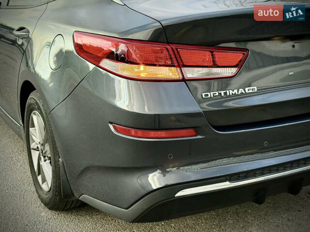 Сірий Кіа Оптіма, об'ємом двигуна 2.36 л та пробігом 185 тис. км за 14700 $, фото 16 на Automoto.ua