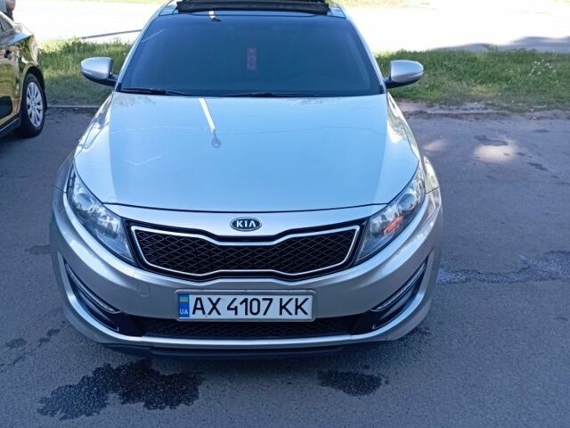 Серый Киа Оптима, объемом двигателя 2 л и пробегом 180 тыс. км за 10000 $, фото 5 на Automoto.ua