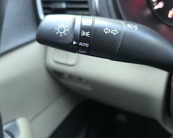Синий Киа Оптима, объемом двигателя 1.6 л и пробегом 134 тыс. км за 9500 $, фото 3 на Automoto.ua
