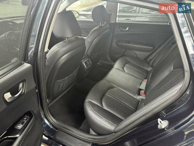 Синий Киа Оптима, объемом двигателя 2 л и пробегом 65 тыс. км за 18200 $, фото 17 на Automoto.ua