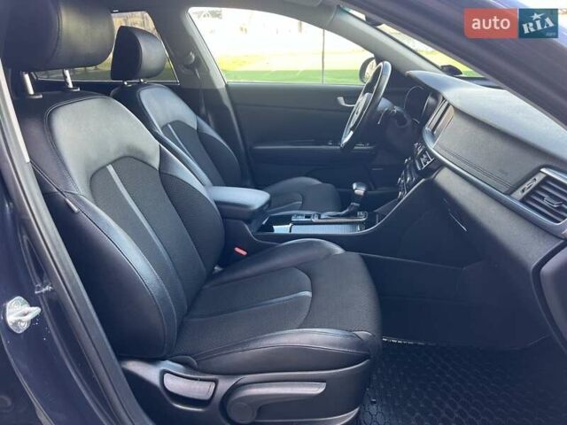 Синий Киа Оптима, объемом двигателя 1.7 л и пробегом 141 тыс. км за 14800 $, фото 8 на Automoto.ua