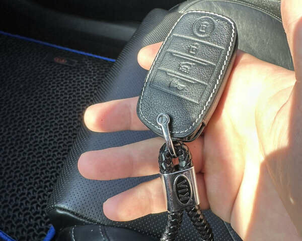 Синий Киа Оптима, объемом двигателя 2 л и пробегом 80 тыс. км за 17500 $, фото 24 на Automoto.ua