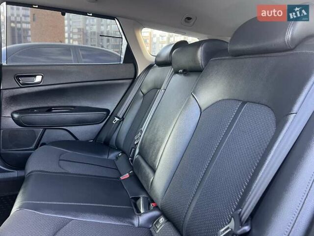 Синий Киа Оптима, объемом двигателя 1.7 л и пробегом 141 тыс. км за 14800 $, фото 27 на Automoto.ua