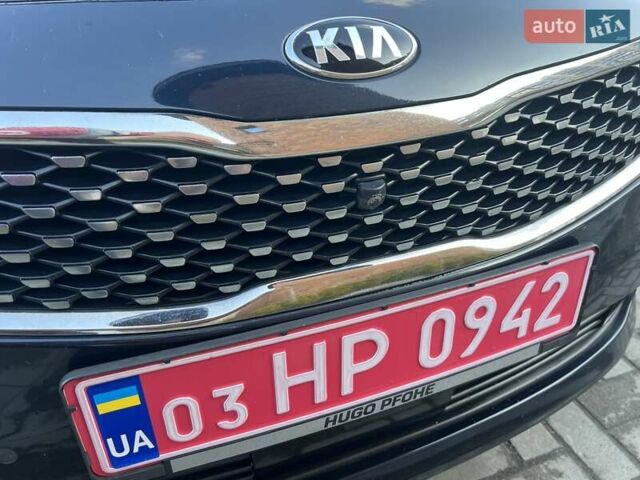 Синий Киа Оптима, объемом двигателя 1.7 л и пробегом 141 тыс. км за 14800 $, фото 63 на Automoto.ua