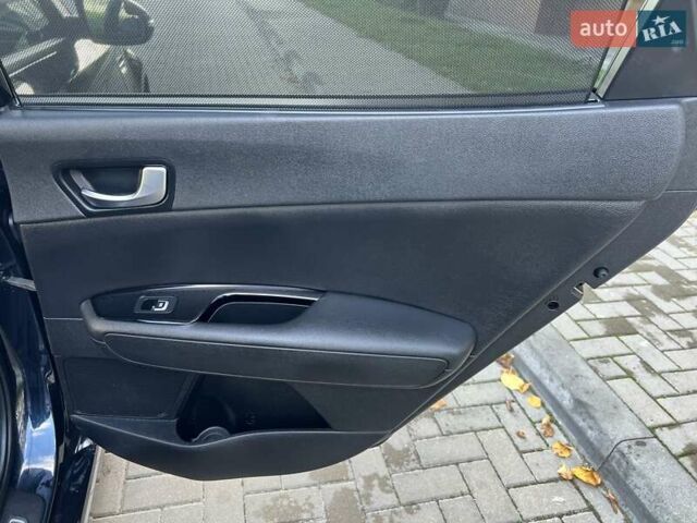 Синий Киа Оптима, объемом двигателя 1.7 л и пробегом 141 тыс. км за 14800 $, фото 18 на Automoto.ua