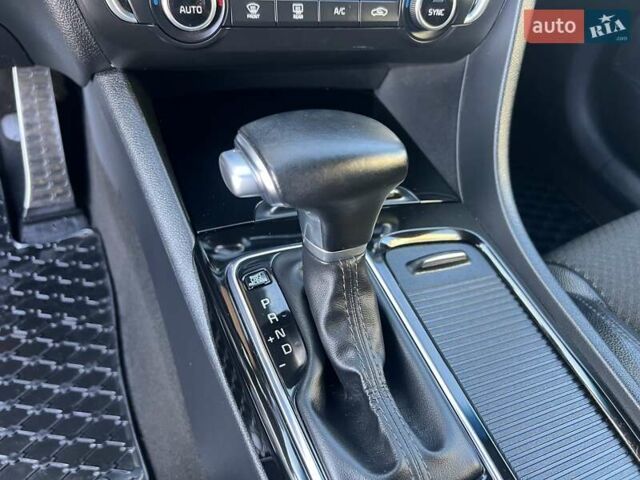 Синий Киа Оптима, объемом двигателя 1.7 л и пробегом 141 тыс. км за 14800 $, фото 48 на Automoto.ua