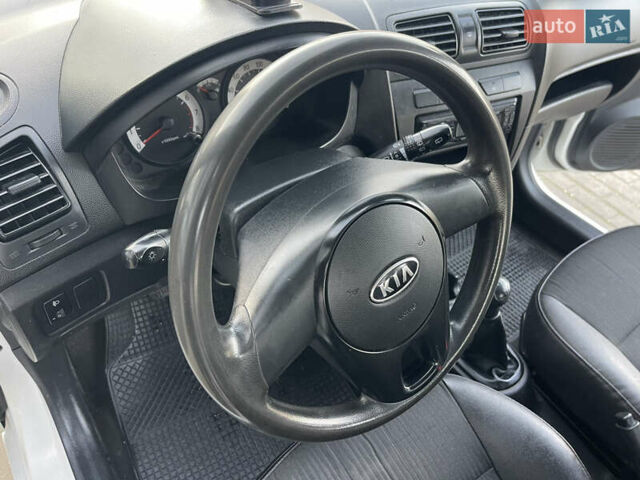 Белый Киа Пиканто, объемом двигателя 1 л и пробегом 116 тыс. км за 2999 $, фото 15 на Automoto.ua