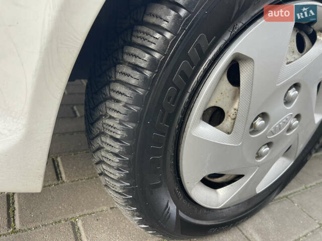 Белый Киа Пиканто, объемом двигателя 1 л и пробегом 116 тыс. км за 2999 $, фото 11 на Automoto.ua