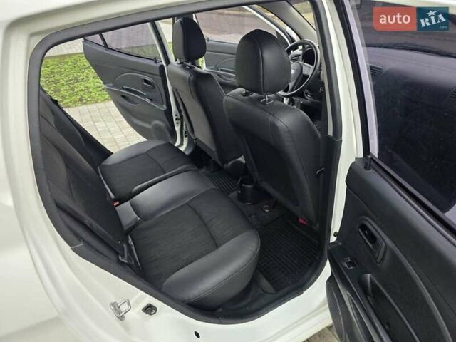 Белый Киа Пиканто, объемом двигателя 1.09 л и пробегом 111 тыс. км за 6900 $, фото 10 на Automoto.ua