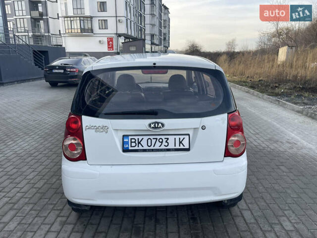 Білий Кіа Піканто, об'ємом двигуна 1 л та пробігом 116 тис. км за 3500 $, фото 4 на Automoto.ua