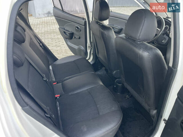 Белый Киа Пиканто, объемом двигателя 1 л и пробегом 116 тыс. км за 2999 $, фото 25 на Automoto.ua
