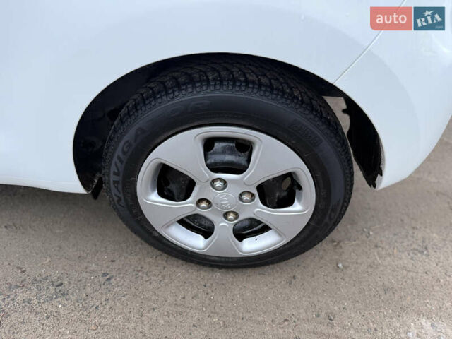 Білий Кіа Піканто, об'ємом двигуна 1.09 л та пробігом 132 тис. км за 5800 $, фото 30 на Automoto.ua